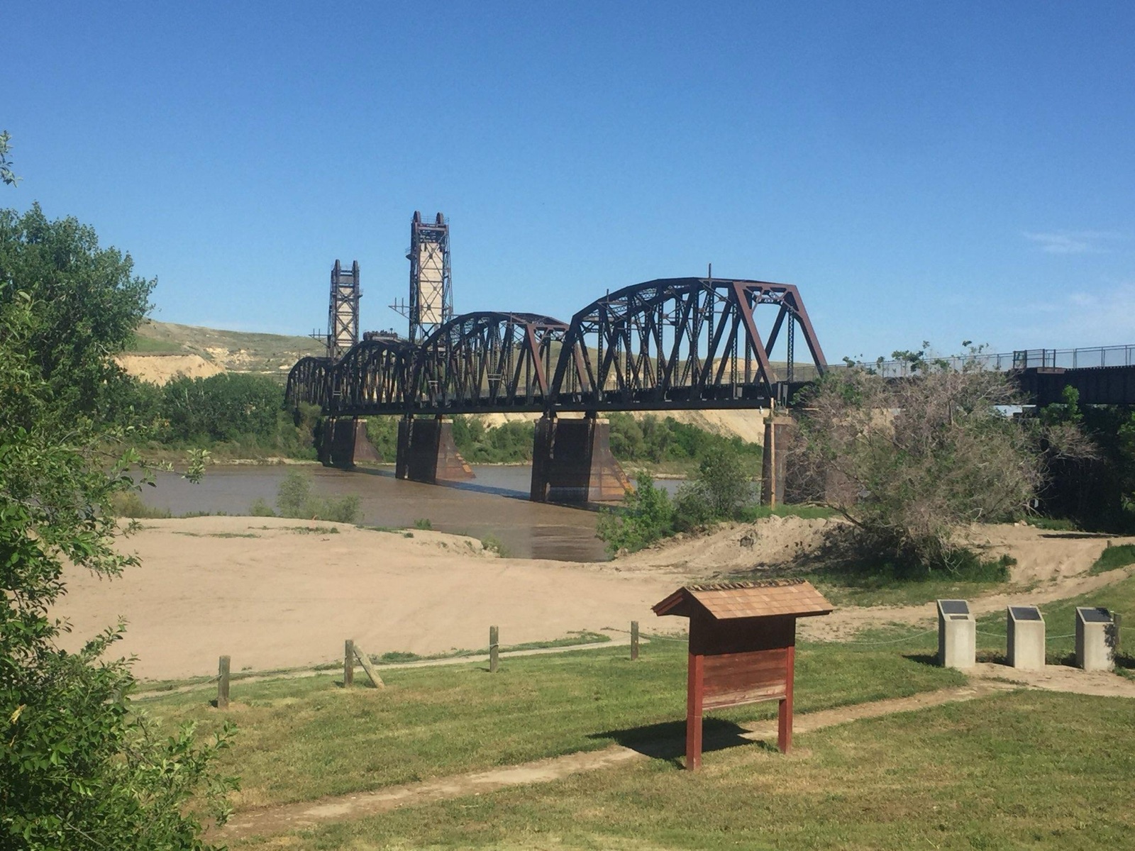 Sundheim Park on the Yellowstone River, with the historic Fairview Lift Bridge behind